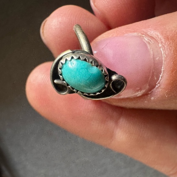 Stunning vintage turquoise and Sterling silver ring
